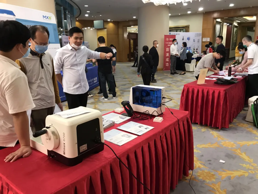 病理专家莅临Z6·尊龙凯时展台1