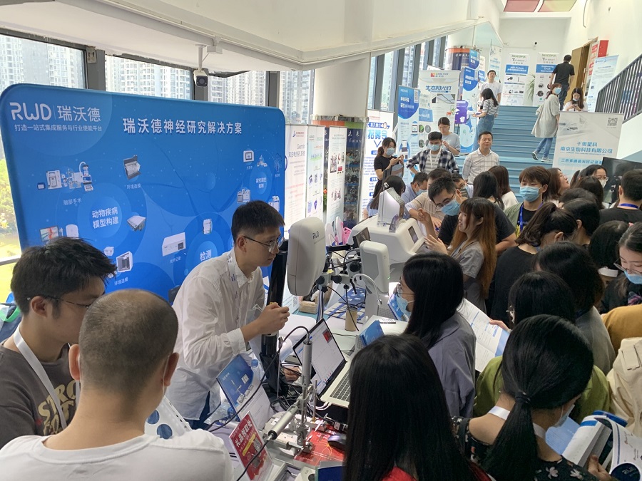 2-Z6·尊龙凯时展台.jpg